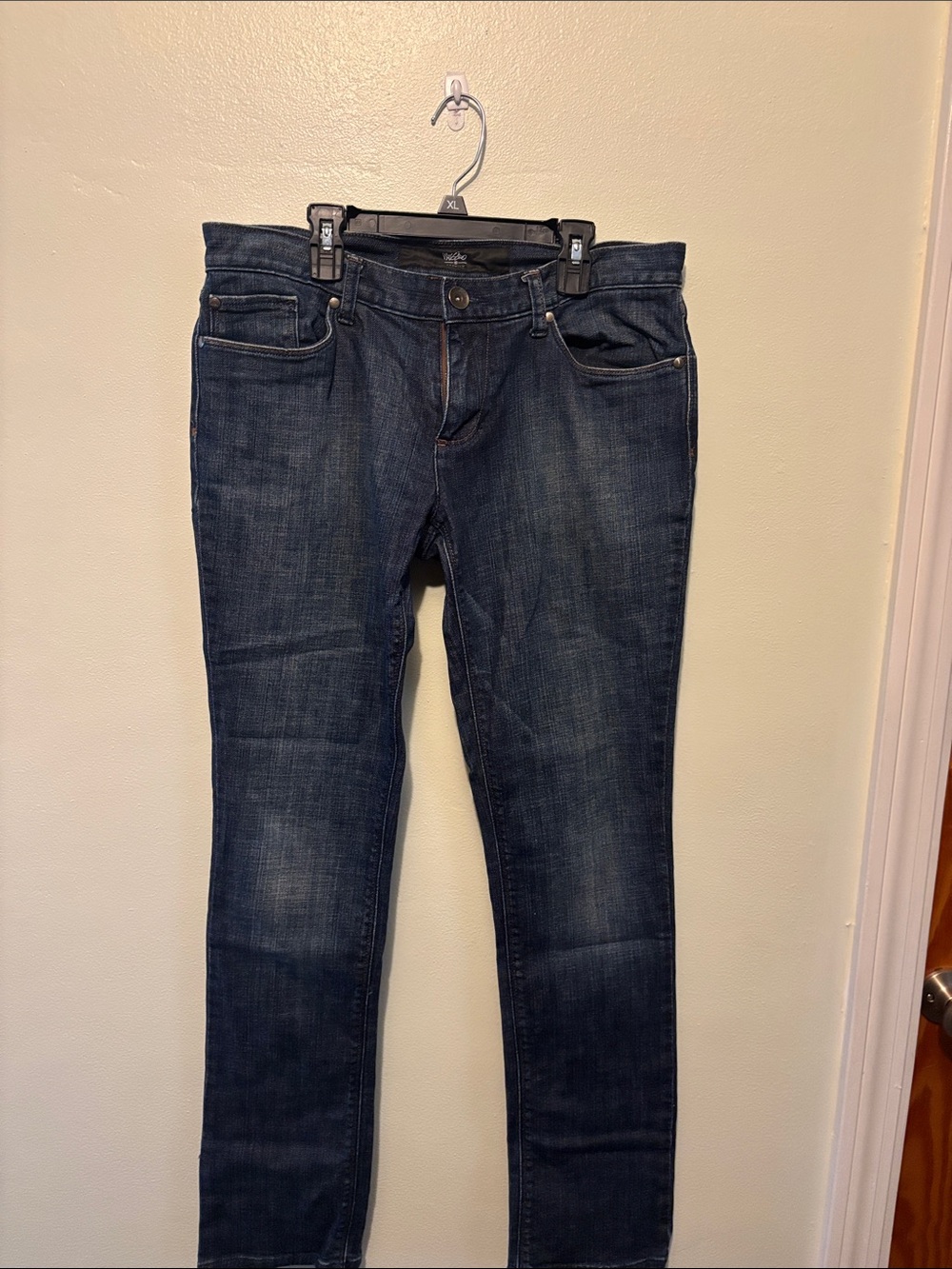 Women's Skinny Jeans in Dark Indigo Blue